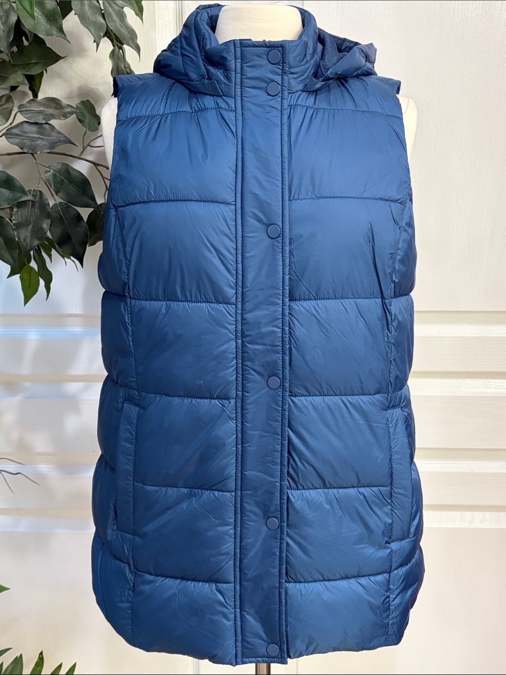 Susan Graver Weekend Water-Resistant Quilted Vest w/ Zip-Off Hood ~ Rustic Navy